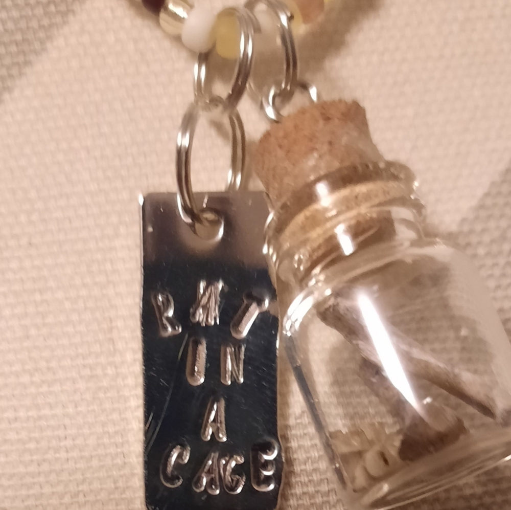 One-of-a-kind Rat Bone Necklace - Picture 1 of 7